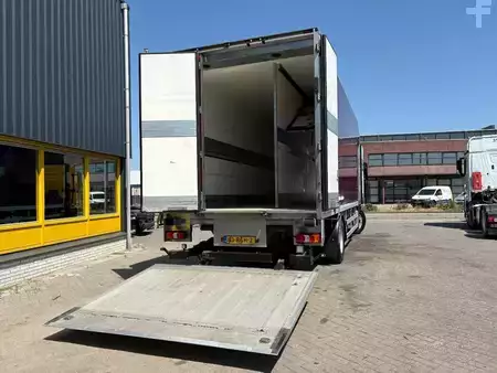 Camion 2015 Mercedes-Benz Antos 1924 + CARRIER SUPRA 1150 + 2 COMPARTMENTS + LOADFLIFT + E (12)