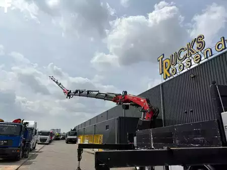 Caminhão 2019 DAF CF530 + FASSI F 820 RA 6X EXT. + JIB 6X EXT. + WINCH + REMOTE + (18)