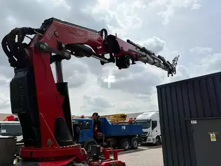 Caminhão 2019 DAF CF530 + FASSI F 820 RA 6X EXT. + JIB 6X EXT. + WINCH + REMOTE + (8)