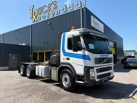 Caminhão 2008 Volvo FM 12,480 + 6X4 + manual + spring + retarder (1)