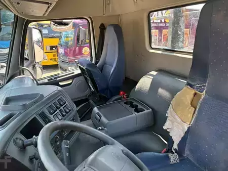 Caminhão 2008 Volvo FM 12,480 + 6X4 + manual + spring + retarder (20)