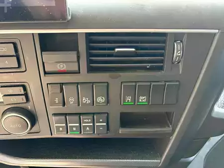 Truck 2022 Volvo FH 460 + SMARTTACHO + PERFECT CONDITION + SPOILERS + 5 IN STOCK (14)