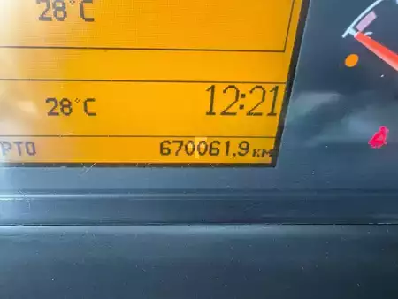 Náklaďák 2005 Volvo FM 12.380 + HMF 2220 K5 + 8X4 STEERING + TIPPER + REMOTE (20)