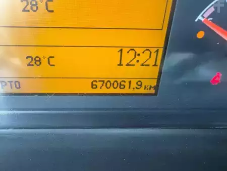 Náklaďák 2005 Volvo FM 12.380 + HMF 2220 K5 + 8X4 STEERING + TIPPER + REMOTE (20)
