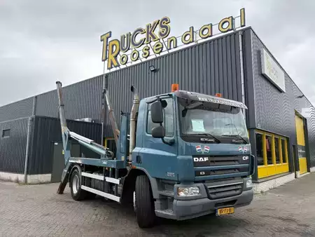 Caminhão 2009 DAF CF 75.250 + HYVA PORTAL ARM SYSTEM + EURO 5 + MANUAL (1)