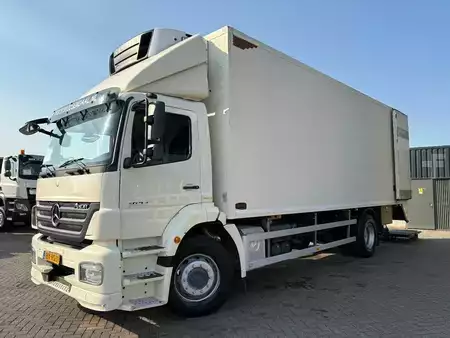 Kuorma-auto 2010 Mercedes-Benz Axor 1824 + Carrier Supra 750 + Dhollandia 2000 kg Loadlift + Eu (6)