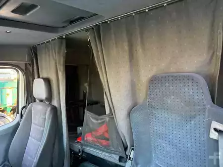 Truck 2008 Mercedes-Benz Axor 1833 + MANUAL + SLEEPCAB + LOADLIFT + 18T (18)