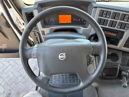 Náklaďák 2015 Volvo FL 12.250 + THERMO KING T-1000 R + EURO 6 + LOADLIFT (10)