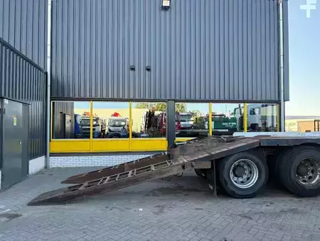 Náklaďák 2005 Volvo FM12 .420 + hydrolic ramps + 8x4 + manual + spring suspension (10)