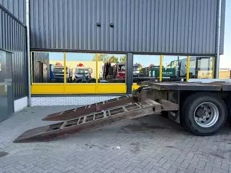Náklaďák 2005 Volvo FM12 .420 + hydrolic ramps + 8x4 + manual + spring suspension (11)