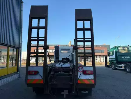 Náklaďák 2005 Volvo FM12 .420 + hydrolic ramps + 8x4 + manual + spring suspension (12)