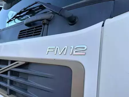Náklaďák 2005 Volvo FM12 .420 + hydrolic ramps + 8x4 + manual + spring suspension (17)