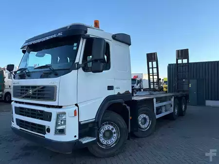 Náklaďák 2005 Volvo FM12 .420 + hydrolic ramps + 8x4 + manual + spring suspension (2)