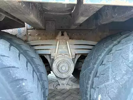 Náklaďák 2005 Volvo FM12 .420 + hydrolic ramps + 8x4 + manual + spring suspension (6)
