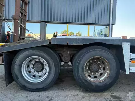 Náklaďák 2005 Volvo FM12 .420 + hydrolic ramps + 8x4 + manual + spring suspension (9)