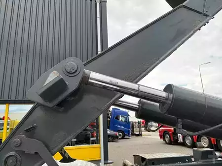 Lastkraftwagen 2015 Scania P 410 + FASSI F 165 - 2X EXT. + 8X4 + HOOK ARM SYSTEM + EURO 6 + (14)