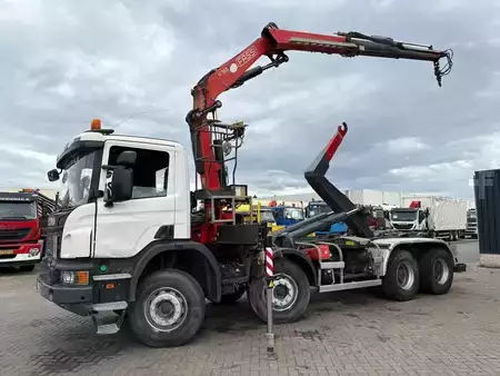 Lastkraftwagen 2015 Scania P 410 + FASSI F 165 - 2X EXT. + 8X4 + HOOK ARM SYSTEM + EURO 6 + (2)