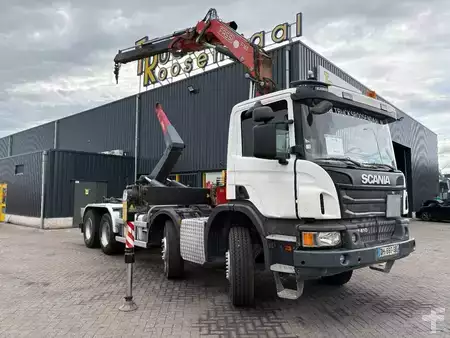 Lastkraftwagen 2015 Scania P 410 + FASSI F 165 - 2X EXT. + 8X4 + HOOK ARM SYSTEM + EURO 6 + (1)