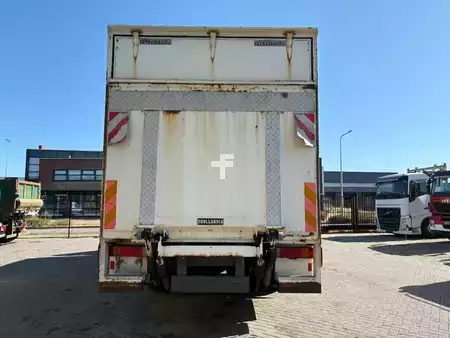 Truck 2006 Scania P230 + 3 PEDALS + 19t + LOADLIFT 1500 KG (12)
