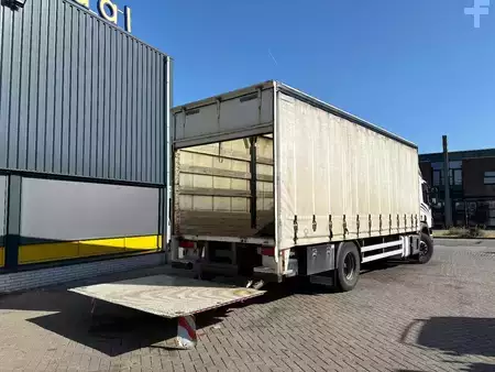Truck 2006 Scania P230 + 3 PEDALS + 19t + LOADLIFT 1500 KG (3)