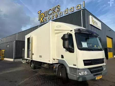 Ciężarówka 2012 DAF LF 45,180 + euro 5 + 12ton + 5.58m box + lift (1)