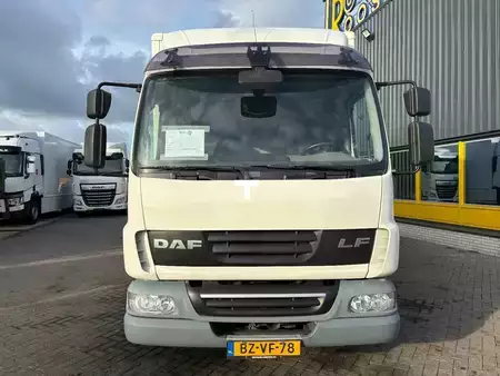 Ciężarówka 2012 DAF LF 45,180 + euro 5 + 12ton + 5.58m box + lift (12)