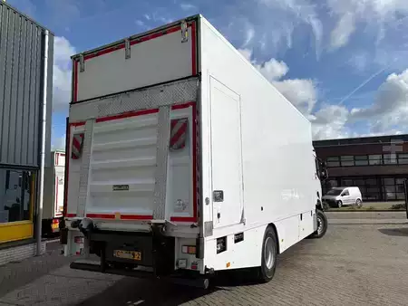 Lastkraftwagen 2013 Renault T 380 + 19t + lift + euro 6 (4)