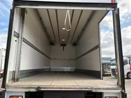 Lastkraftwagen 2013 Renault T 380 + 19t + lift + euro 6 (5)