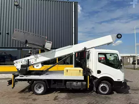 Ostatní 2017 Nissan NT400 + 29 METER LADDER + HYDROLIC + WORKS PERFECT + EURO 6B + M (3)