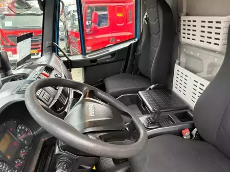 Náklaďák 2017 Iveco Eurocargo 120 E 21 + LOAD LIFT + EURO 6 (9)