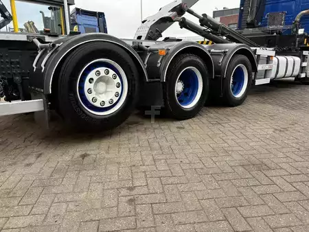 Caminhão 2012 Volvo FM 460 EEV + HMF 2200-- 3X EXT. + REMOTE + HOOK ARM SYSTEM + 8X4 (7)
