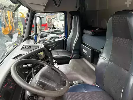 Caminhão 2012 Volvo FM 460 EEV + HMF 2200-- 3X EXT. + REMOTE + HOOK ARM SYSTEM + 8X4 (9)
