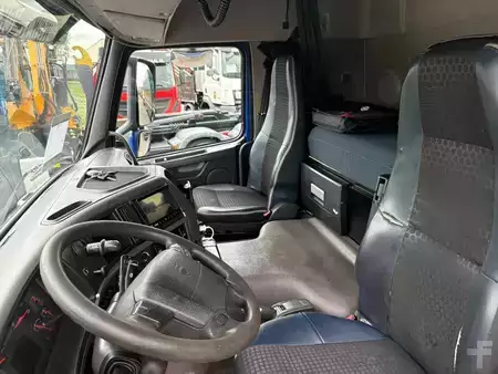 Caminhão 2012 Volvo FM 460 EEV + HMF 2200-- 3X EXT. + REMOTE + HOOK ARM SYSTEM + 8X4 (9)