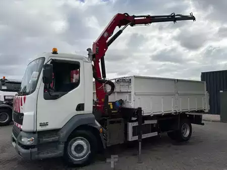 Camion 2006 DAF LF 55.220 + HMF 735 K2 -- 2X EXT. + TIPPER + 3 SEATS + MANUAL + (2)