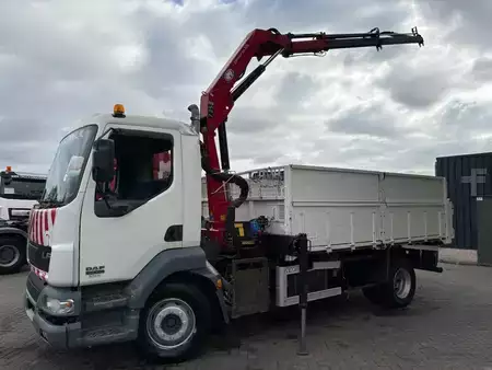 Camion 2006 DAF LF 55.220 + HMF 735 K2 -- 2X EXT. + TIPPER + 3 SEATS + MANUAL + (2)
