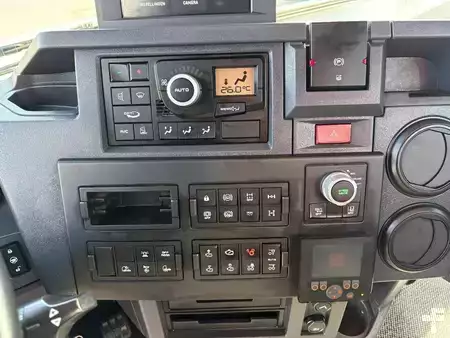 Camion 2020 Renault C440 + HMF 2320 K3-- 3X EXT. + REMOTE + HOOK ARM SYSTEM 20T + 6X (20)
