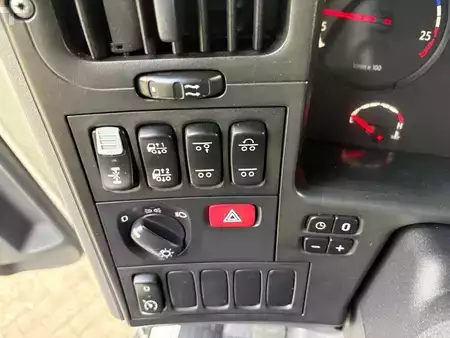 Lastebil 2009 Scania P 320 + BDF SYSTEM + 6X2 + 26 t + LIFT AXLE + MANUAL + EURO 5 (15)
