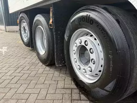 Camión 2016 Volvo FM 420 + HMF 1643 Z2---2X EXT. + TIPPER + 2X STEERING AXLE + 2X (10)