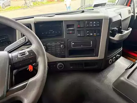 Camión 2016 Volvo FM 420 + HMF 1643 Z2---2X EXT. + TIPPER + 2X STEERING AXLE + 2X (20)
