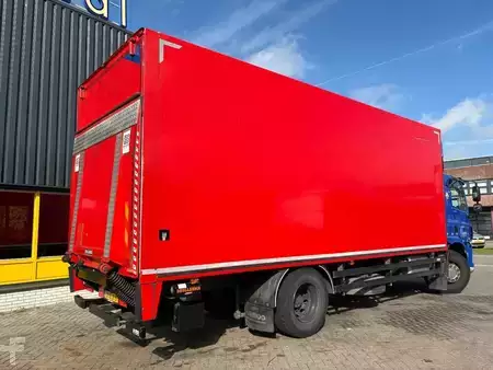 Vrachtwagen 2018 DAF CF 230 + DHOLLANDIA LOADLIFT + 19 TON + BOX 7.46 METER + EURO 6 (10)