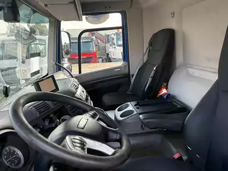 Vrachtwagen 2018 DAF CF 230 + DHOLLANDIA LOADLIFT + 19 TON + BOX 7.46 METER + EURO 6 (11)