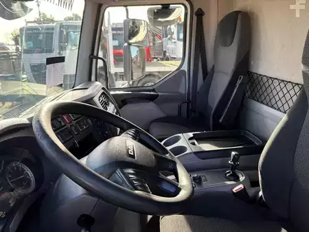 Vrachtwagen 2017 DAF LF 230 + 12 TON + DHOLLANDIA LOADLIFT + EURO 6 (8)
