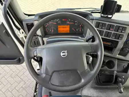 Náklaďák 2015 Volvo FL 250 + 12t + 6cyl + BOX 7.28 + EURO 6 4x in stock + DHOLLANDIA (17)