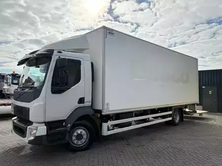 Náklaďák 2015 Volvo FL 250 + 12t + 6cyl + BOX 7.28 + EURO 6 4x in stock + DHOLLANDIA (2)
