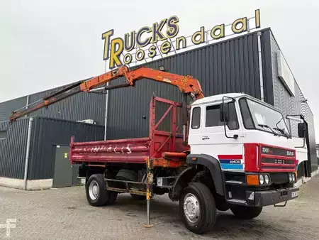 Vrachtwagen 1994 DAF 2300 + PALFINGER PK10500B4---3X EXT. + 4X4 + 3-SIDED TIPPER + LE (20)