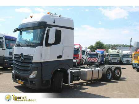 Lastkraftwagen 2015 Mercedes-Benz Actros 2545 + EURO 6 + LOW KM + 6x2 (1)