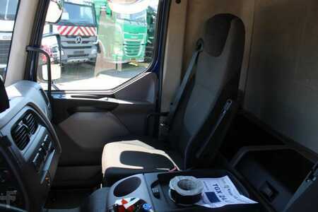 Lastkraftwagen 2016 DAF LF 180 + EURO 6 + 7.5T (19)