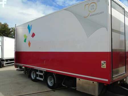 Reboque 2000 Burg frigo block + lift (2)