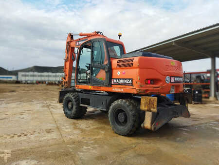 Escavadora de rodas 2007 Doosan DX140W (8)