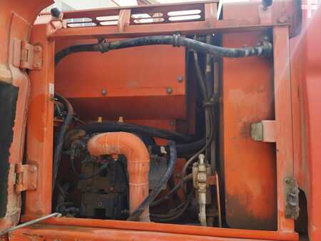 Escavadora de rodas 2007 Doosan DX140W (9)